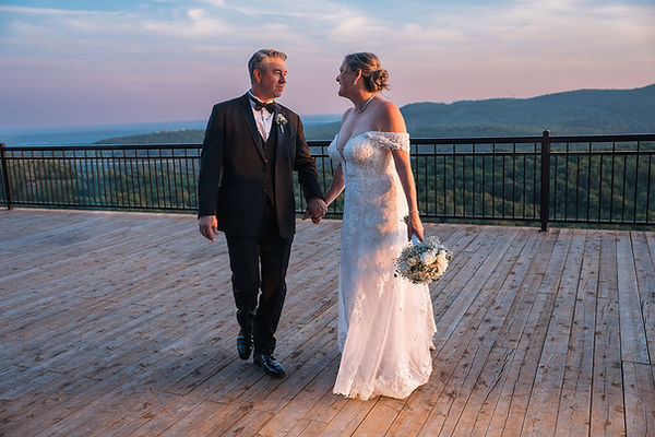 mariage coucher du soleil -auberge de la montagne coupée.jpg