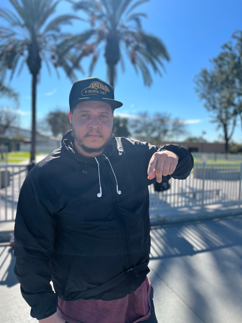 Thumbnail: SnapBack blk and gold