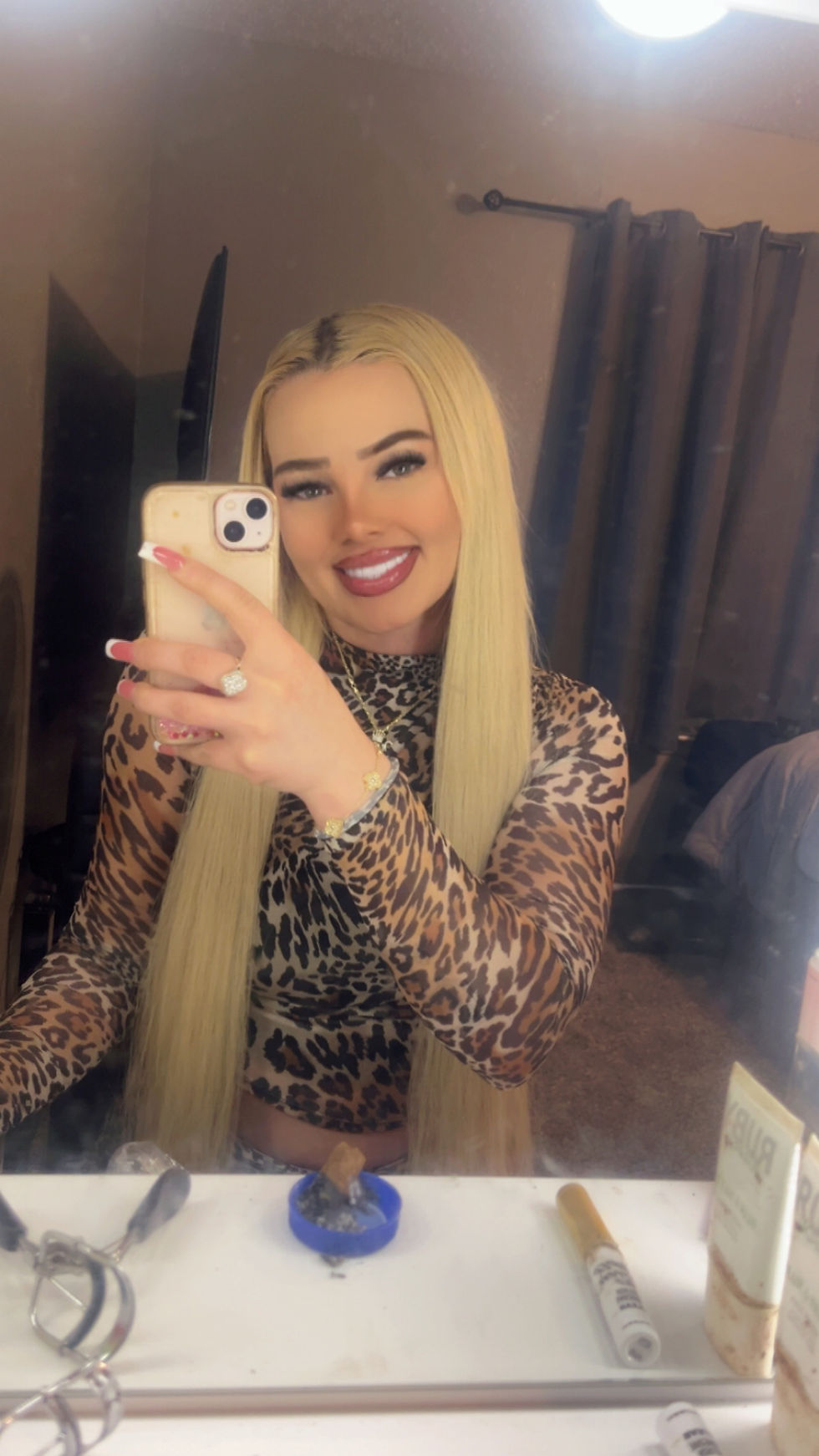 House of Sirens entertainer Chloe available for booking in Austin TX