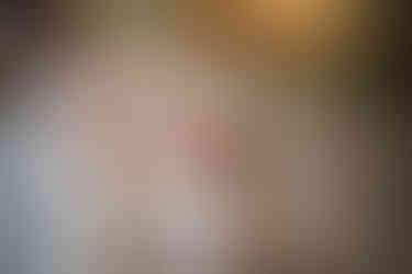 carezza mamma e figlia