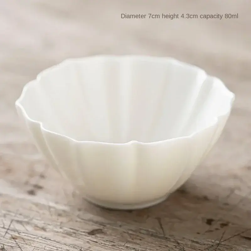 Miniatura: Suet Jade Bílý šálek na čaj / Bílý porcelánový šálek Suet Jade
