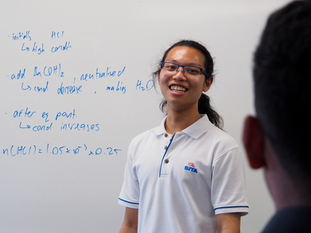 The way students try to accelerate in tutoring produces worse academic results
