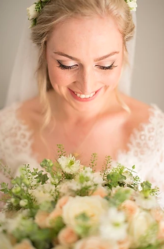 Hair & Makeup By Laura