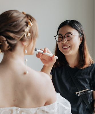 Chinese wedding hairstylist and makeup artist