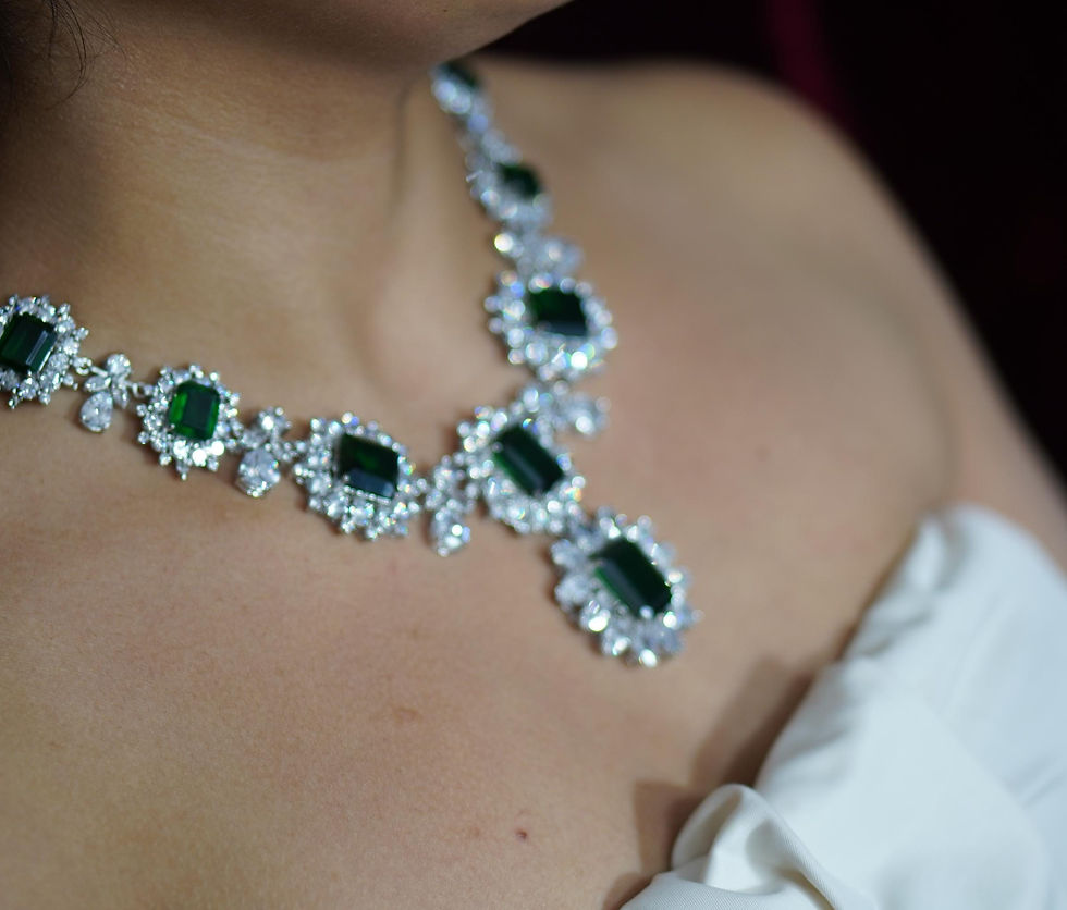 Miniature : Necklace Silver Gold Diamond Emerald Antique Bridal Wedding