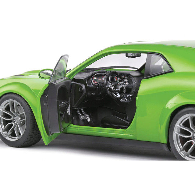 Miniatura: Dodge Challenger R/T Scat Pack 1:18 Solido