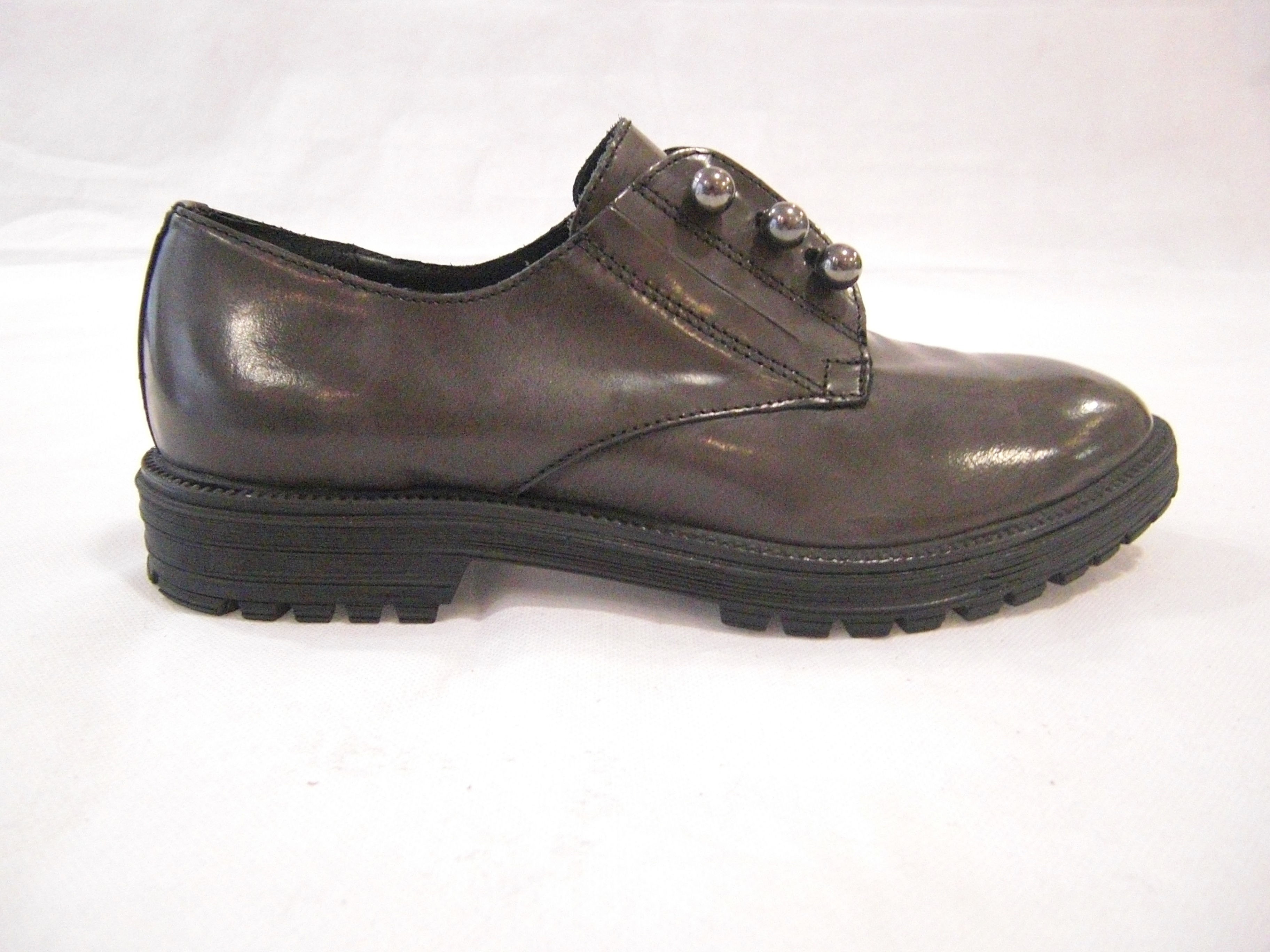 DERBY CLOU CUIR