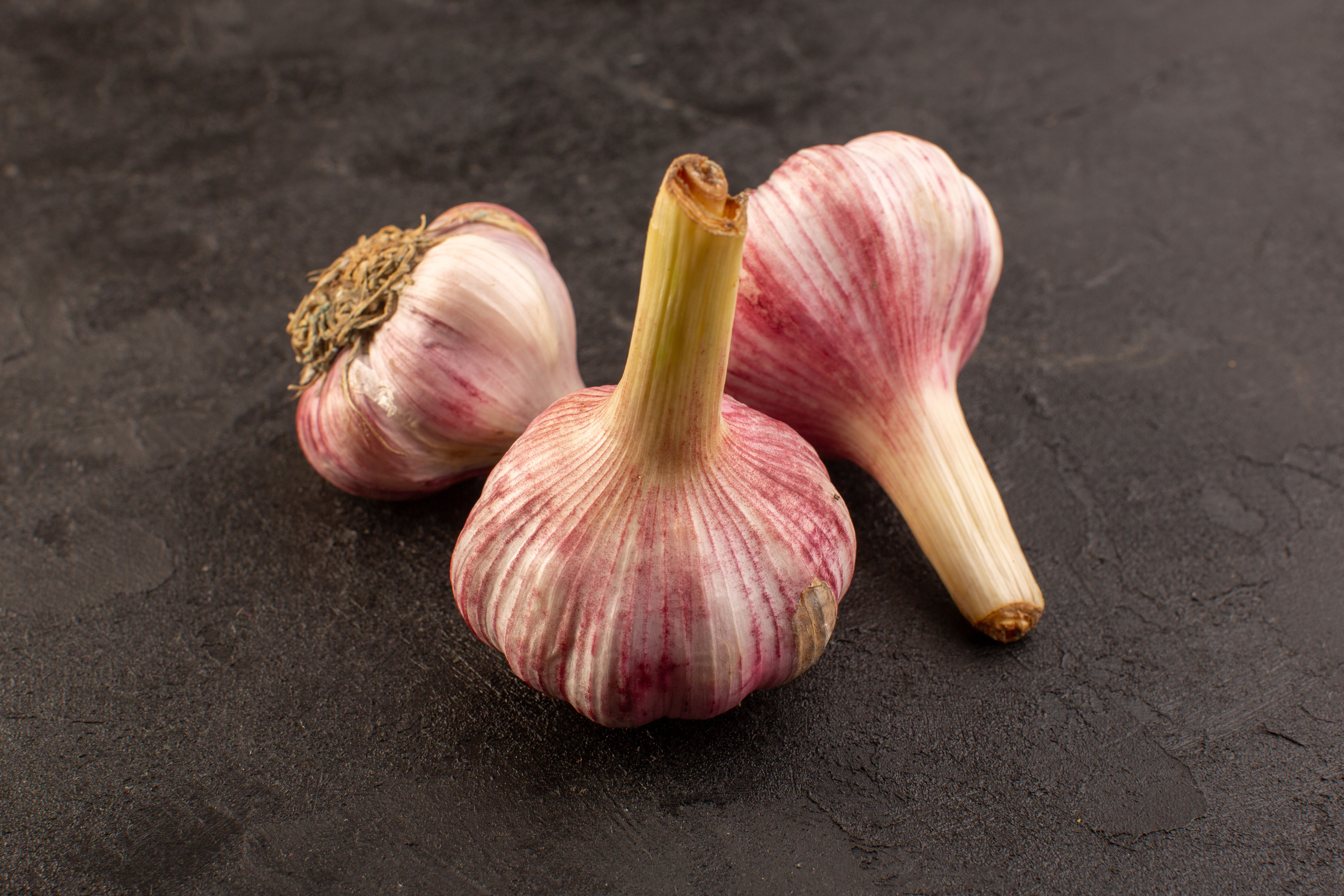 Organic Red Russian Garlic ( Sold Per Pound )