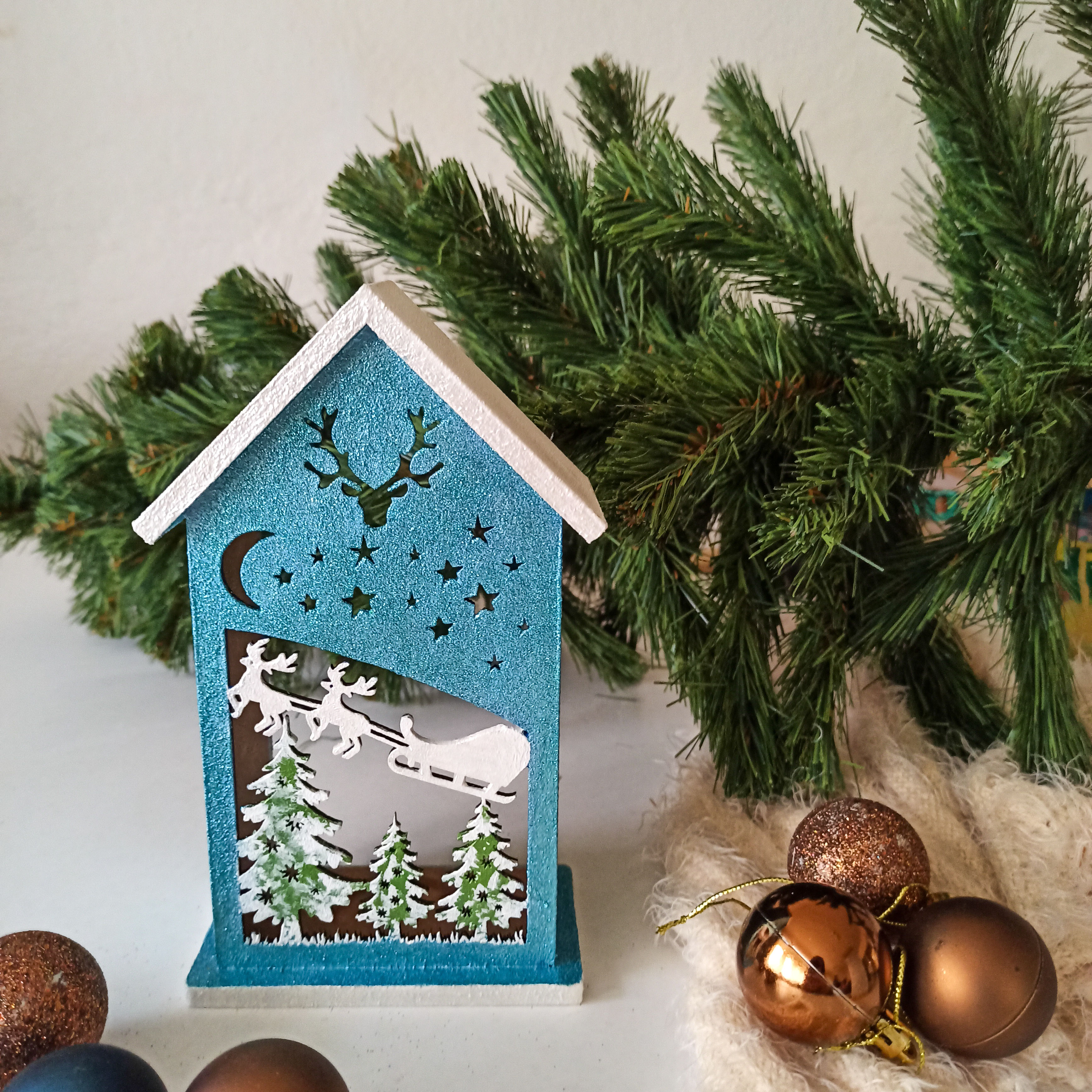 Yılbaşı Temalı Ahşap Ev Mumluk