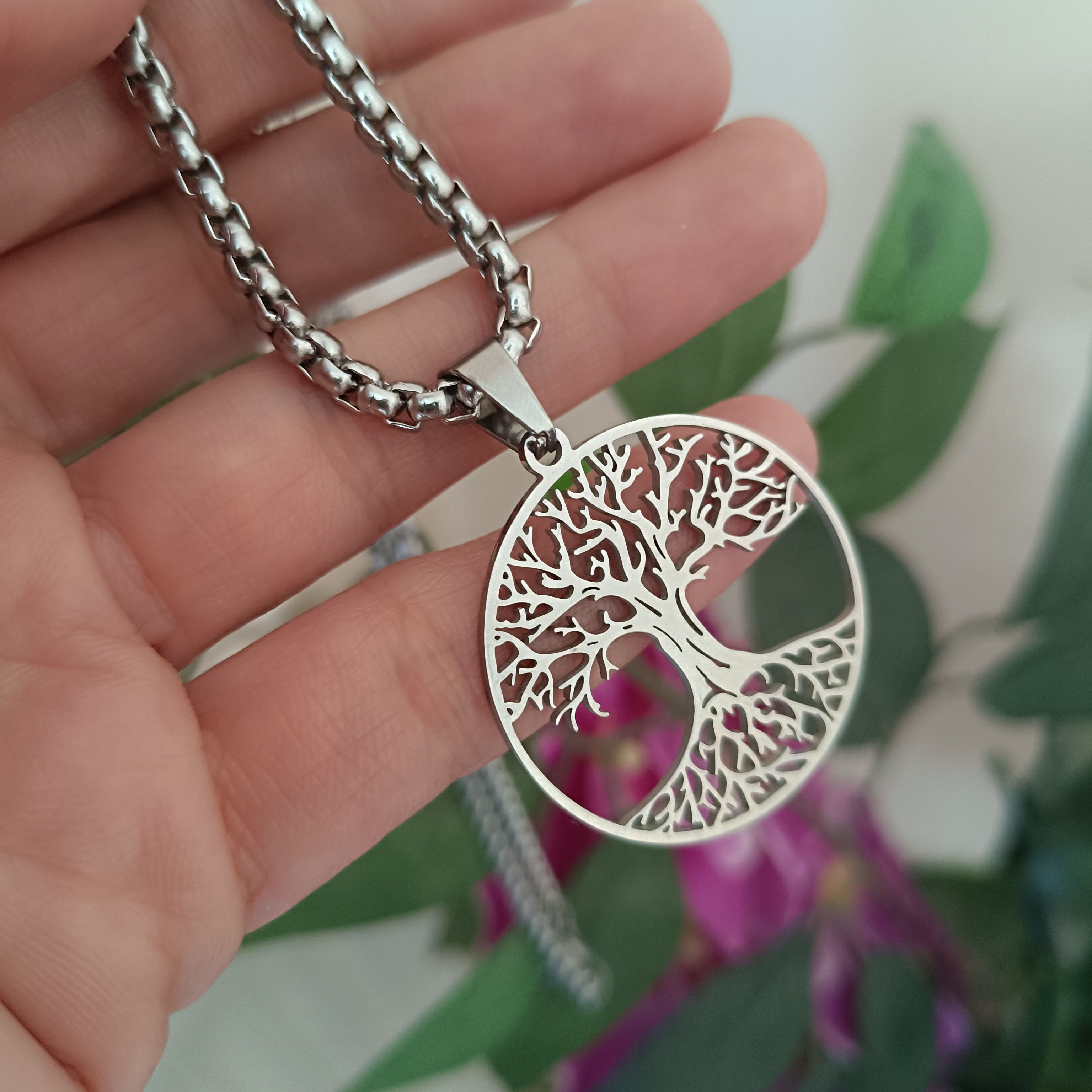 Yaşam Ağacı Kolyesi – Erkekler İçin Ruhsal Bir Sembol