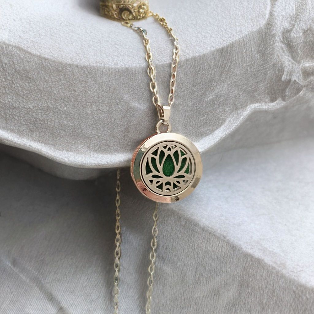 Lotus Çiçeği Aromaterapi Kolyesi - Uzun Zincirli