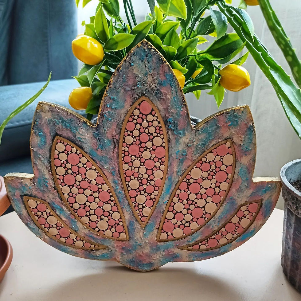 Dotting Lotus Ahşap Duvar Panosu