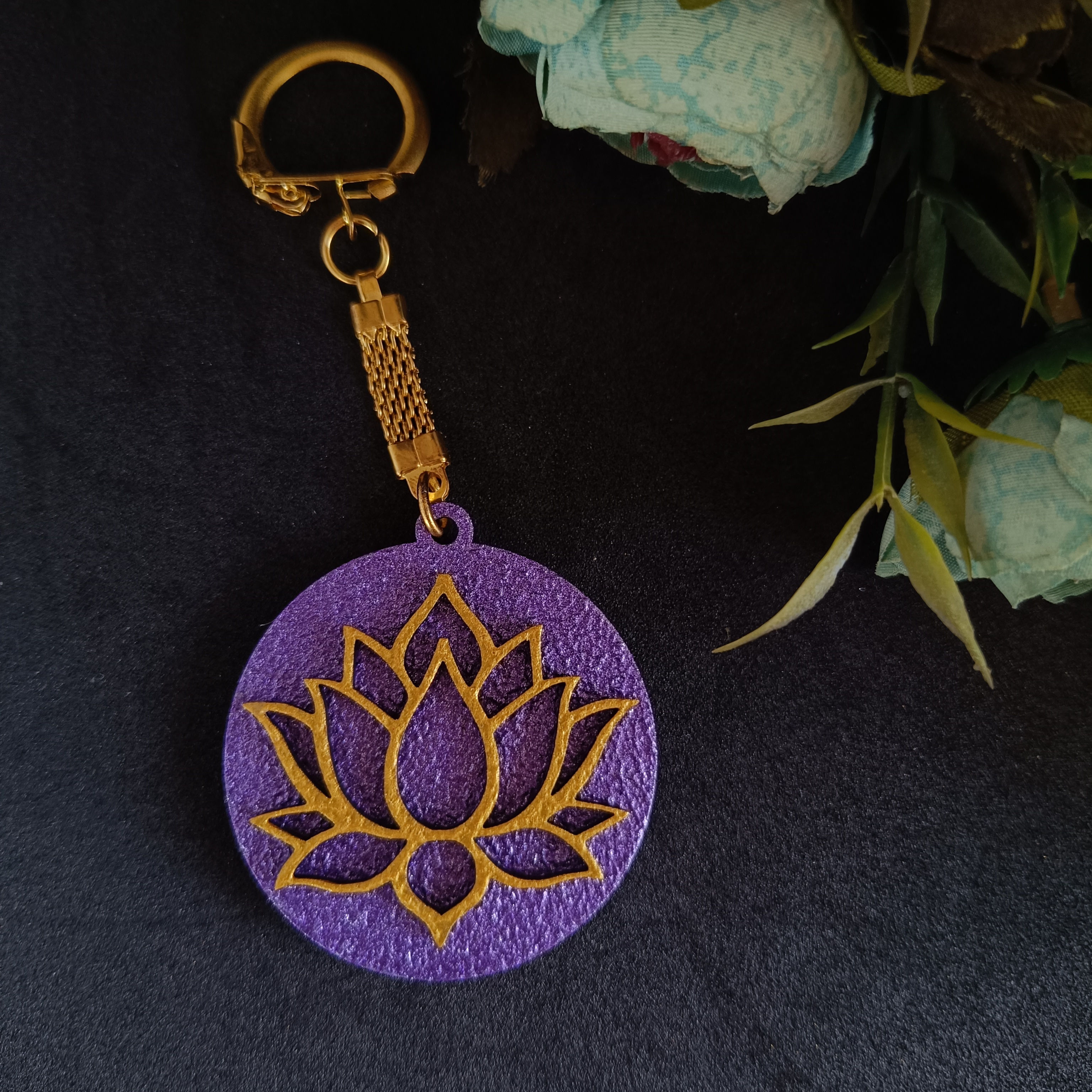 Mor Lotus Çiçeği Anahtarlık
