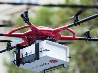 Livraison par drone : la Poste bat Amazon !