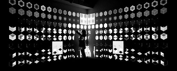 liu-chang-infinite-2014-sound-and-video-installation-811loop.jpeg