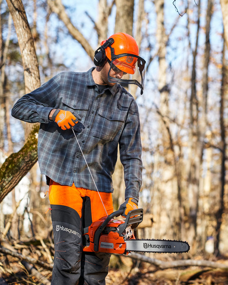 Husqvarna 435 Gas Powered 16" Bar Chainsaw