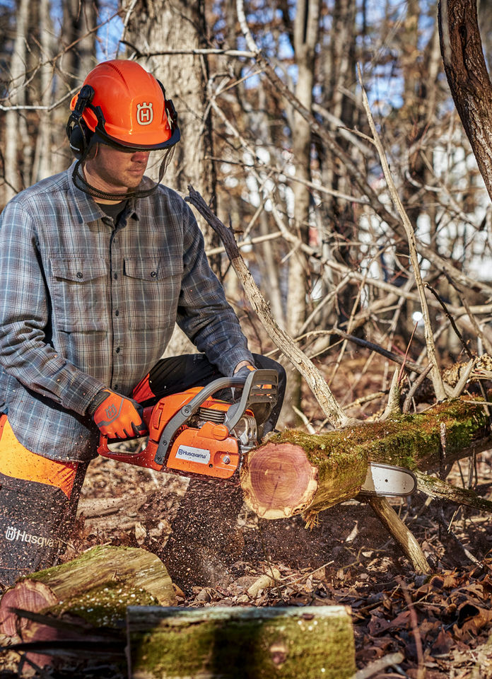 Husqvarna 445 Gas Powered 18" Chainsaw