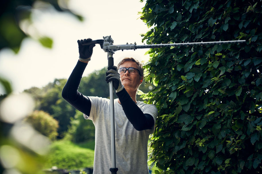 Husqvarna 525iHE4 Battery Powered Hedge Trimmer