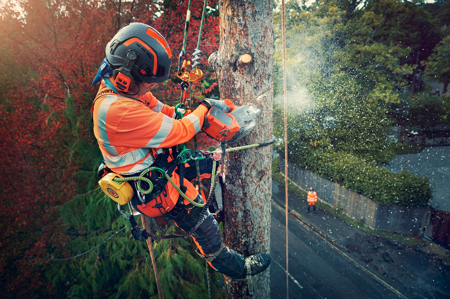Husqvarna T540iXP Battery Powered 43GA .325 Chainsaw