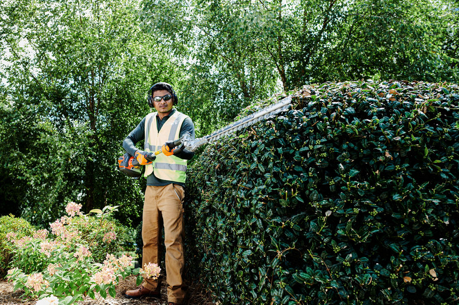 Husqvarna 525HE3 Gas Powered Hedge Trimmer