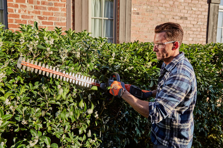 Husqvarna 115iHD55 Battery Powered Hedge Trimmer