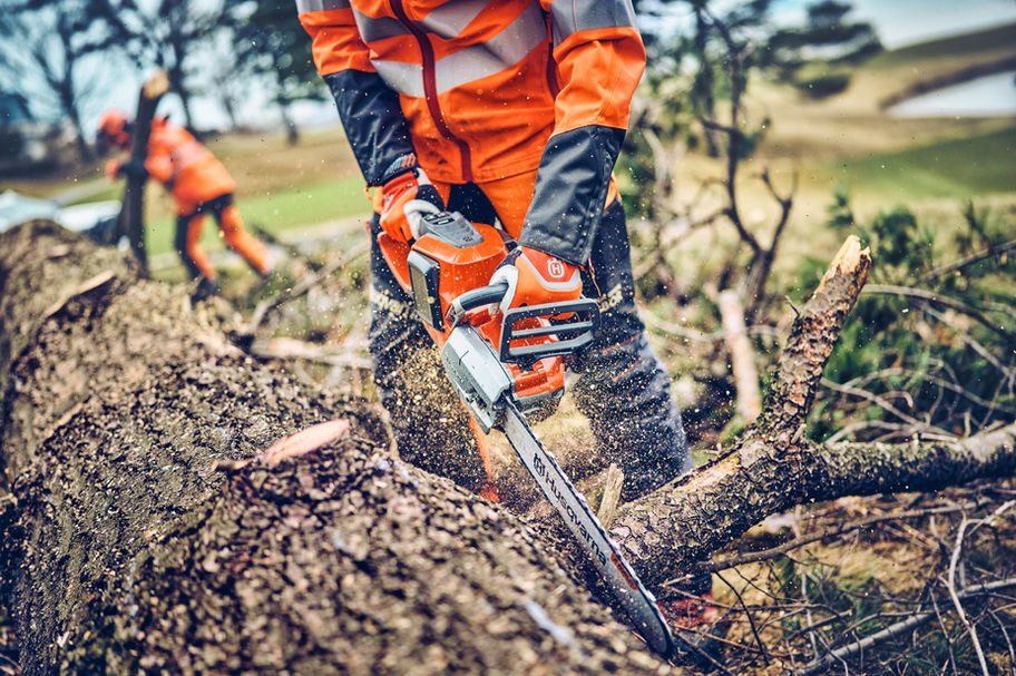 Husqvarna 542iXP Battery Powered Chainsaw
