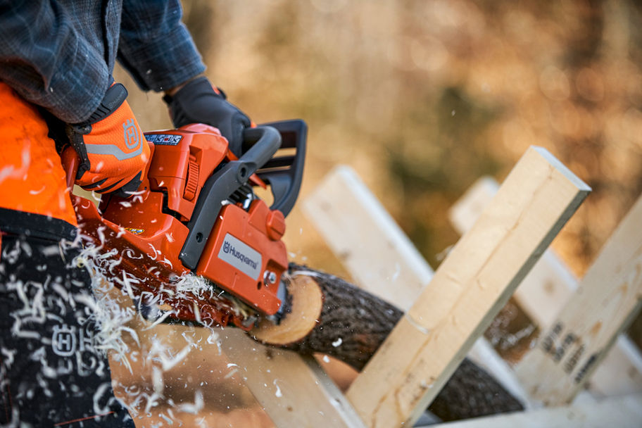 Husqvarna 440 Gas Powered Chainsaw