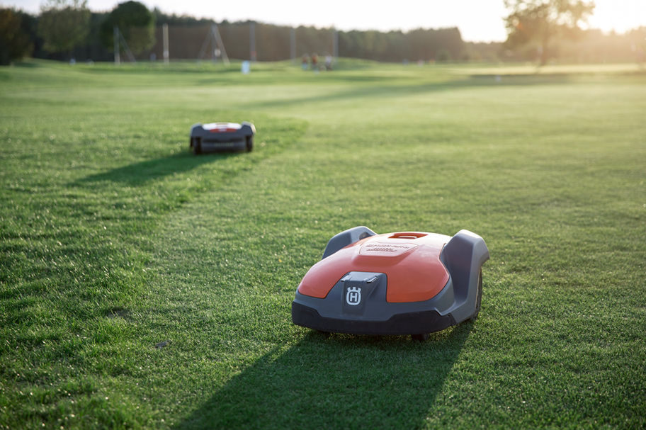 Husqvarna 550 Battery Powered Robotic Mower