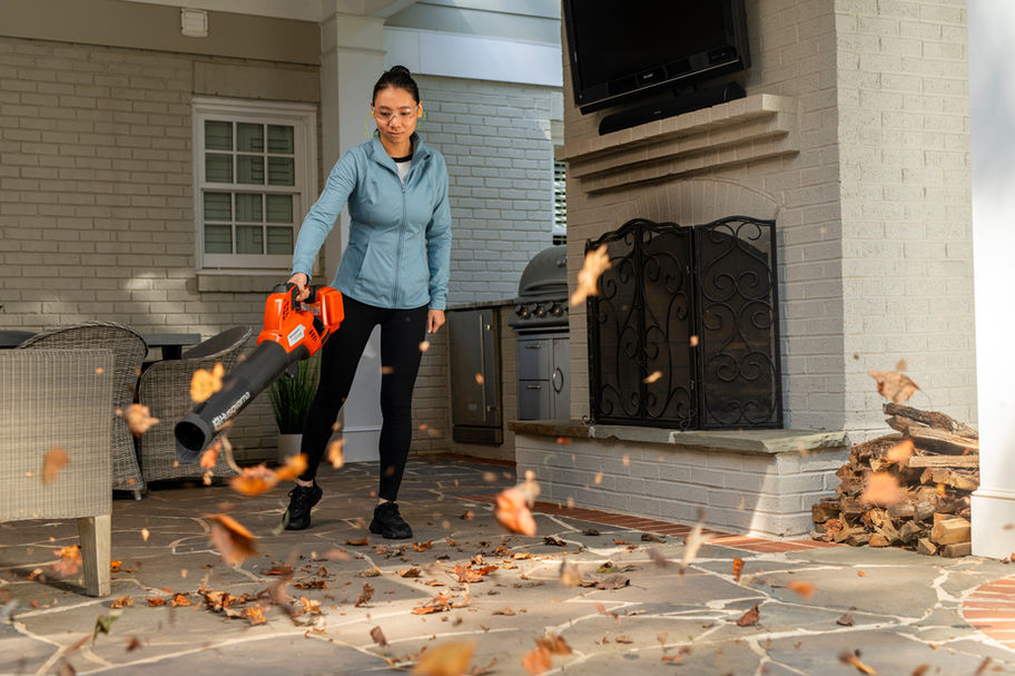 Husqvarna 350iB Battery Powered Hand Blower Kit