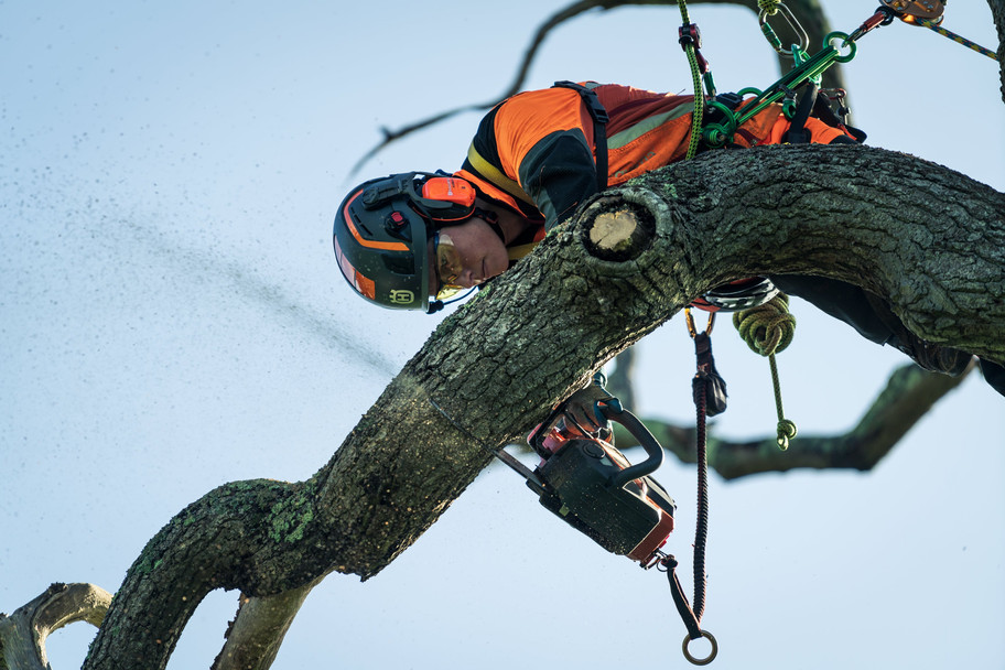Husqvarna T540iXP Battery Powered 43GA .325 Chainsaw