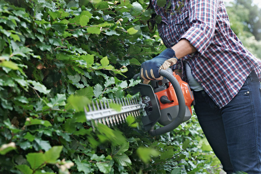 Husqvarna 122HD60 Gas Powered Hedge Trimmer