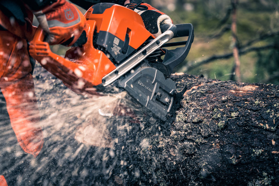 Husqvarna 592XP Gas Powered Chainsaw