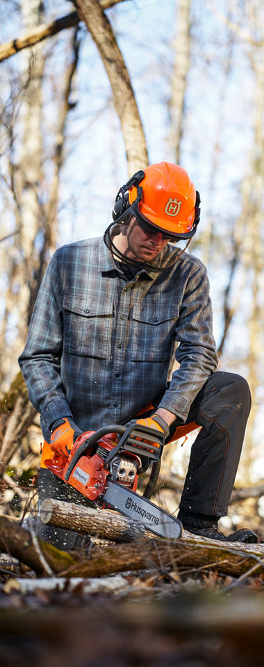 Husqvarna 435 Gas Powered 16" Bar Chainsaw