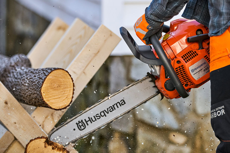Husqvarna 440 Gas Powered Chainsaw