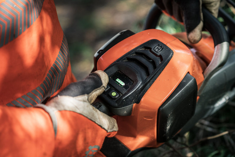 Husqvarna 540iXP Battery Powered Chainsaw
