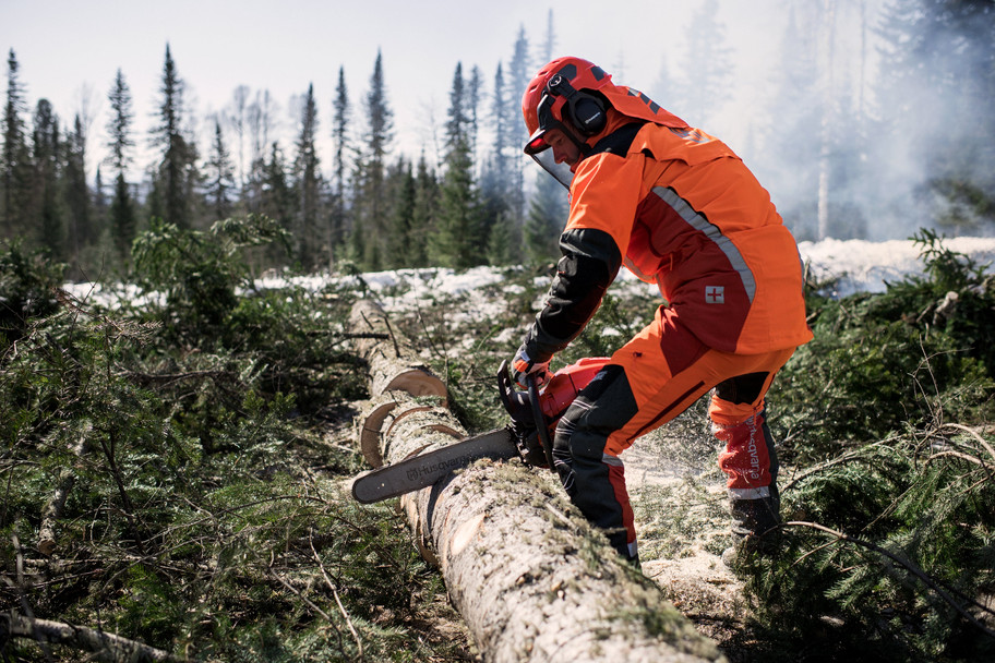 Husqvarna 565 Gas Powered Chainsaw