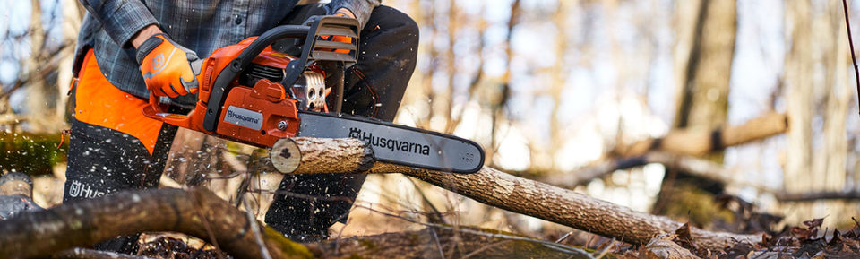 Husqvarna 435 Gas Powered 16" Bar Chainsaw
