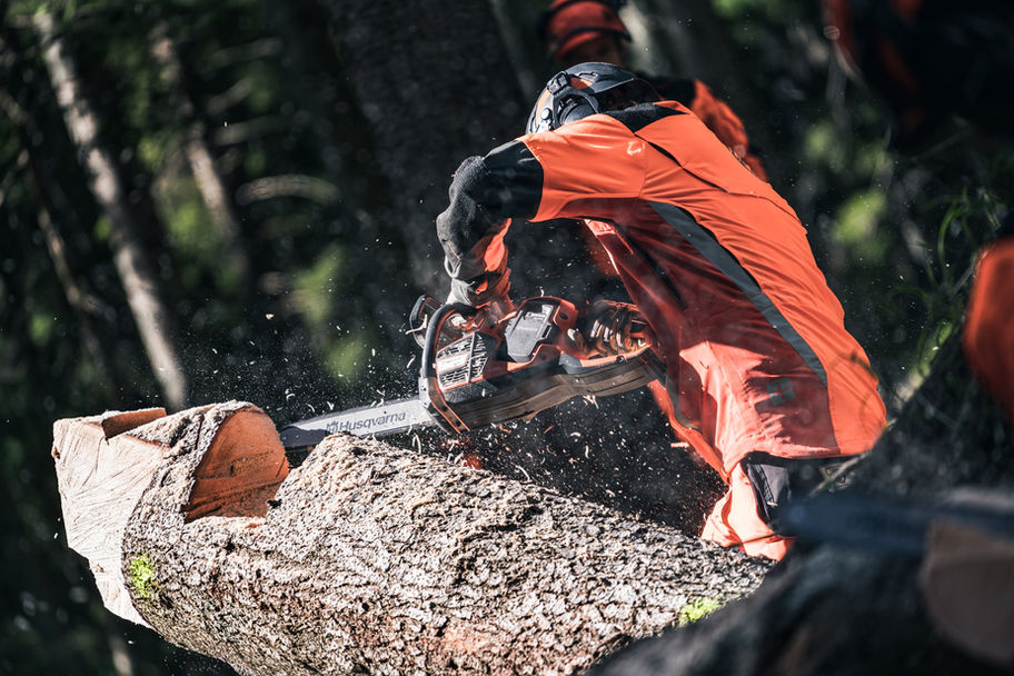 Husqvarna 540iXP Battery Powered Chainsaw