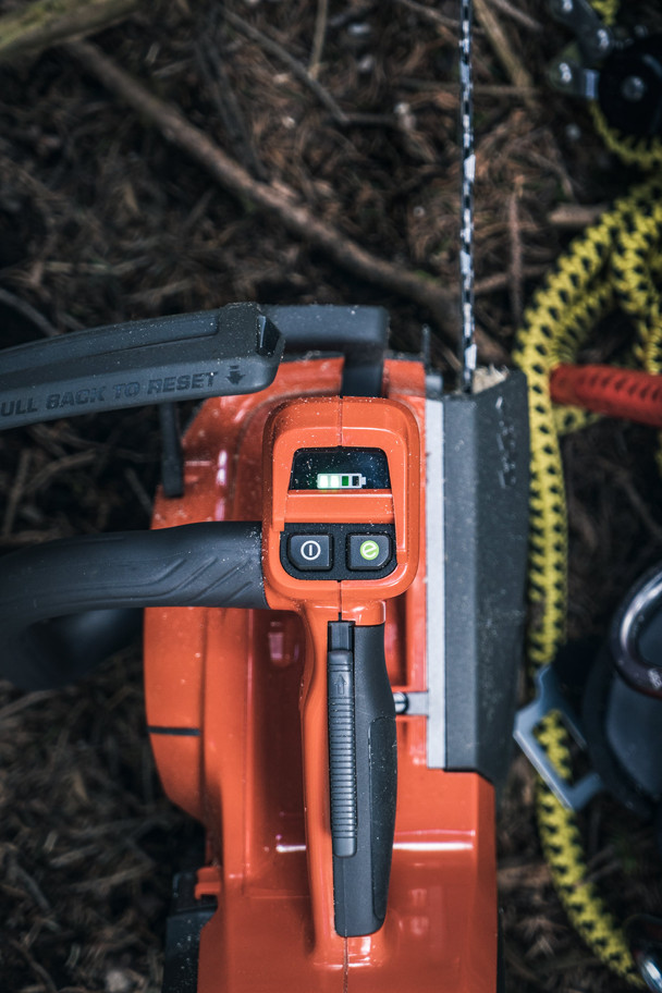 Husqvarna T540iXP Battery Powered 43GA .325 Chainsaw