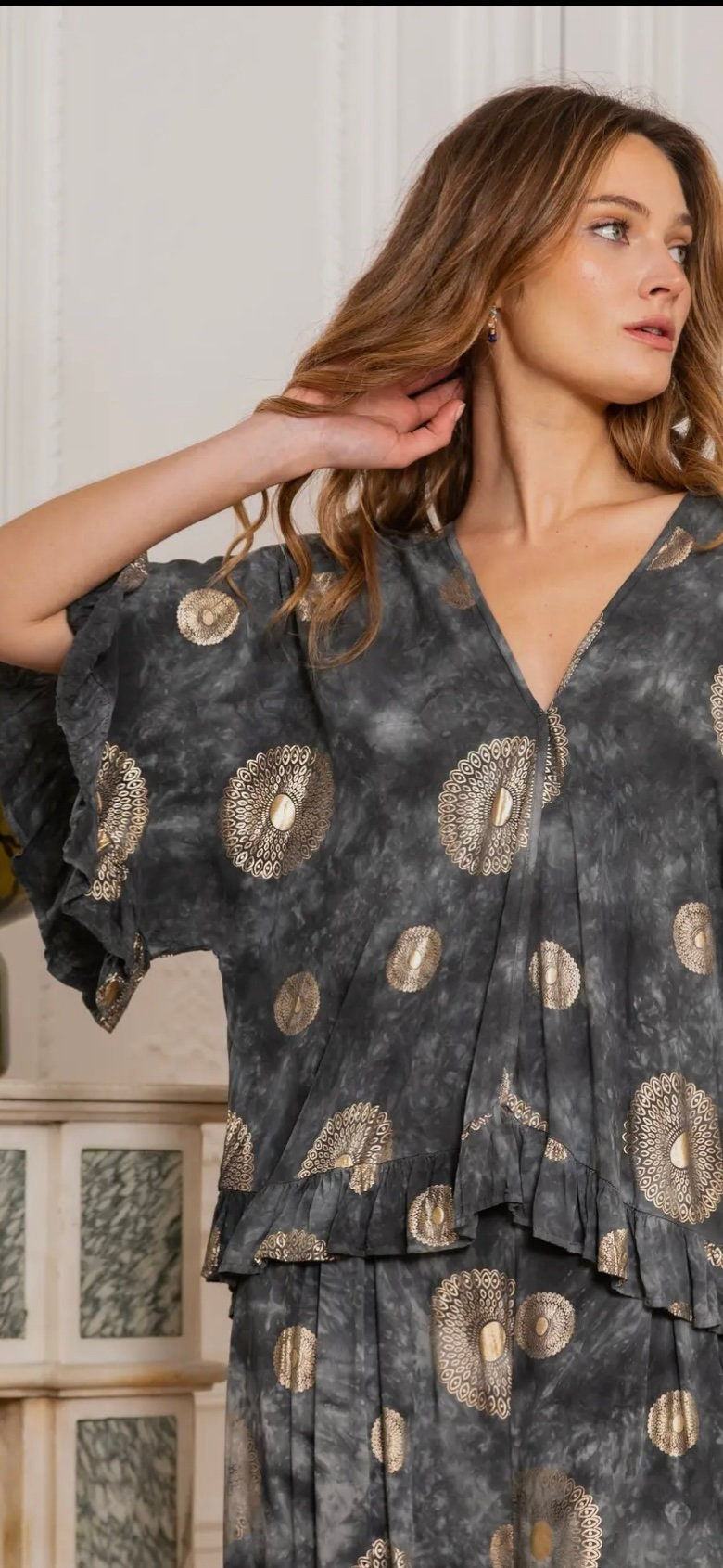 Thumbnail: Beautiful, grey co-ordinated flared trouser suit, v-back neck with gold tassle