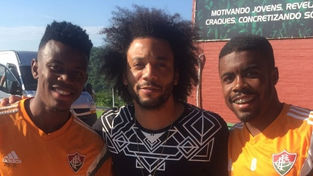 Jovem é integrado ao profissional do Fluminense e comenta expectativa