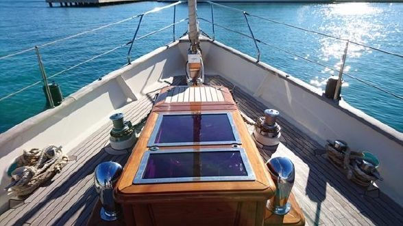 Zaca 73 Foredeck.jpg