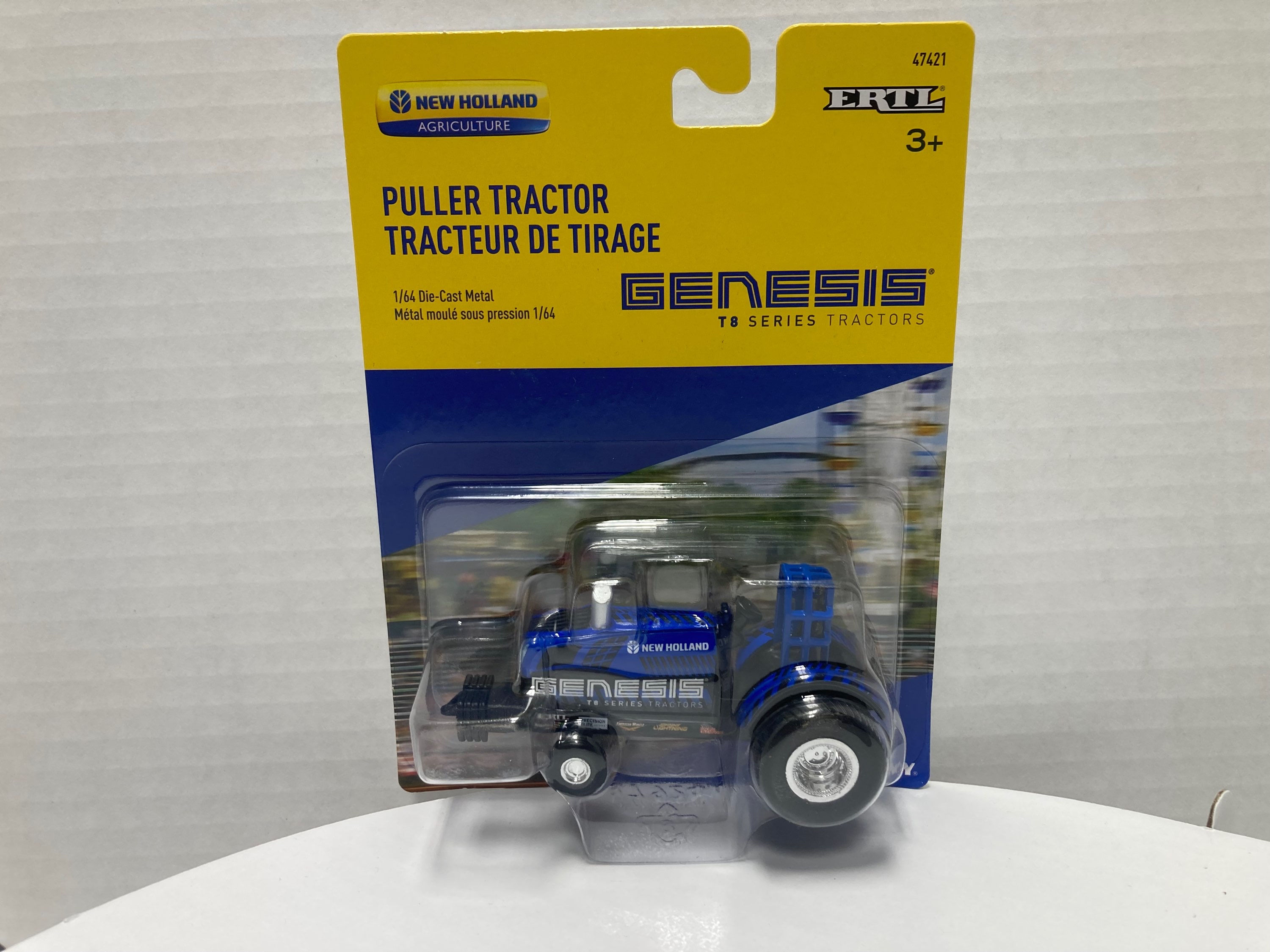 1/64 New Holland pulling tractor 