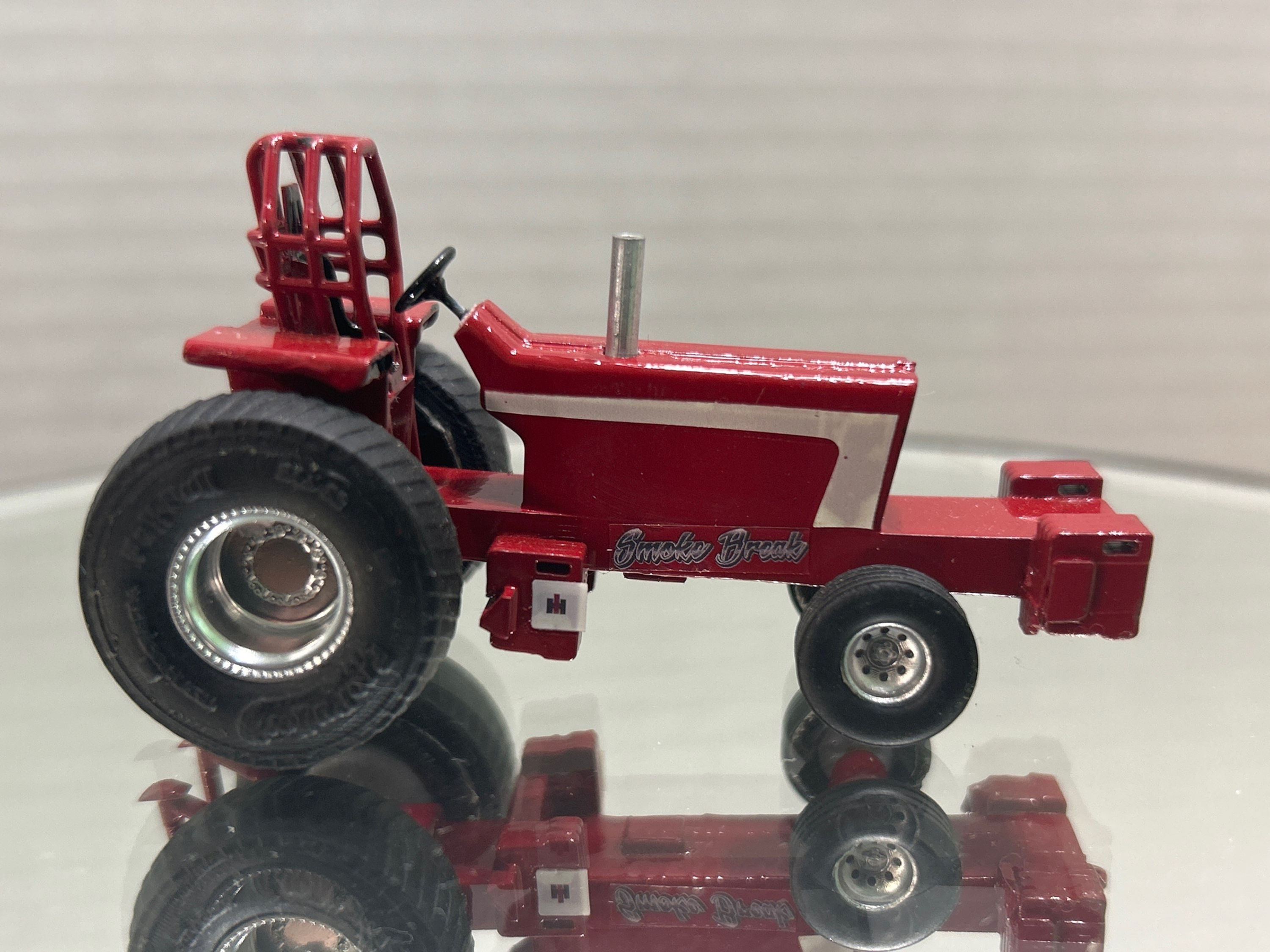 1/64 3d printed international puller smoke break