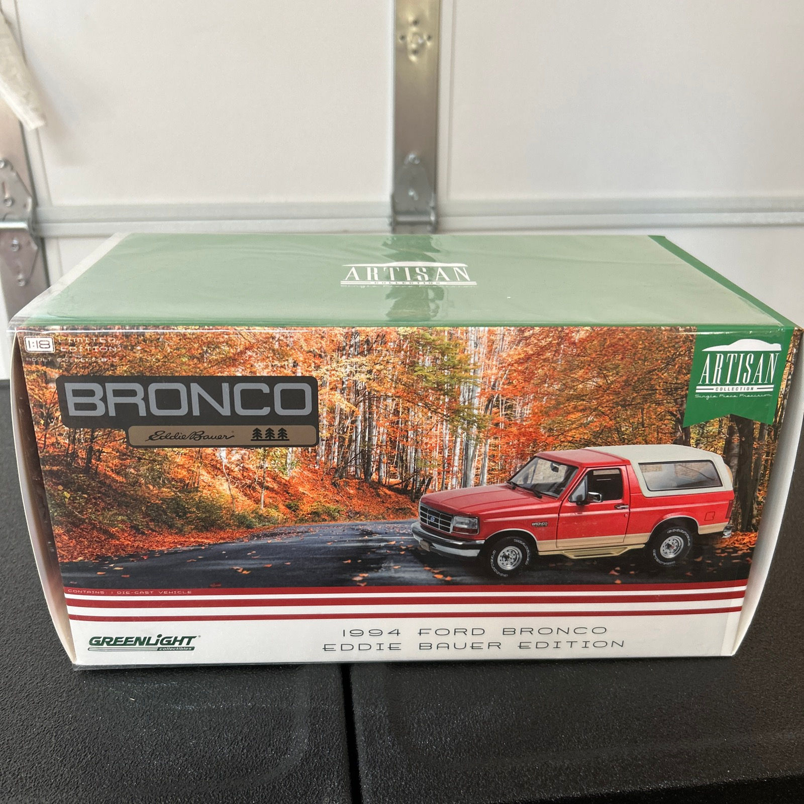 1/18 Greenlight ford bronco red 