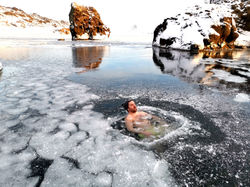ANDRI ICELAND - ICE BATH IN NATURE