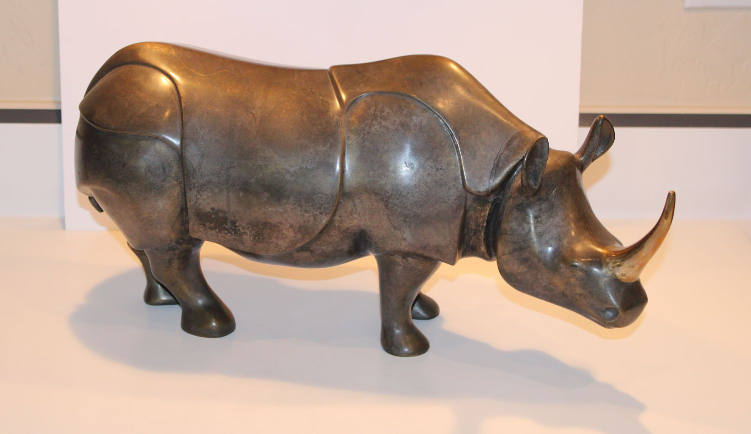Rhino, 18"x7"x9.5"