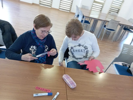 Taller sobre la "Mujer de ayer y la de hoy" en Redován