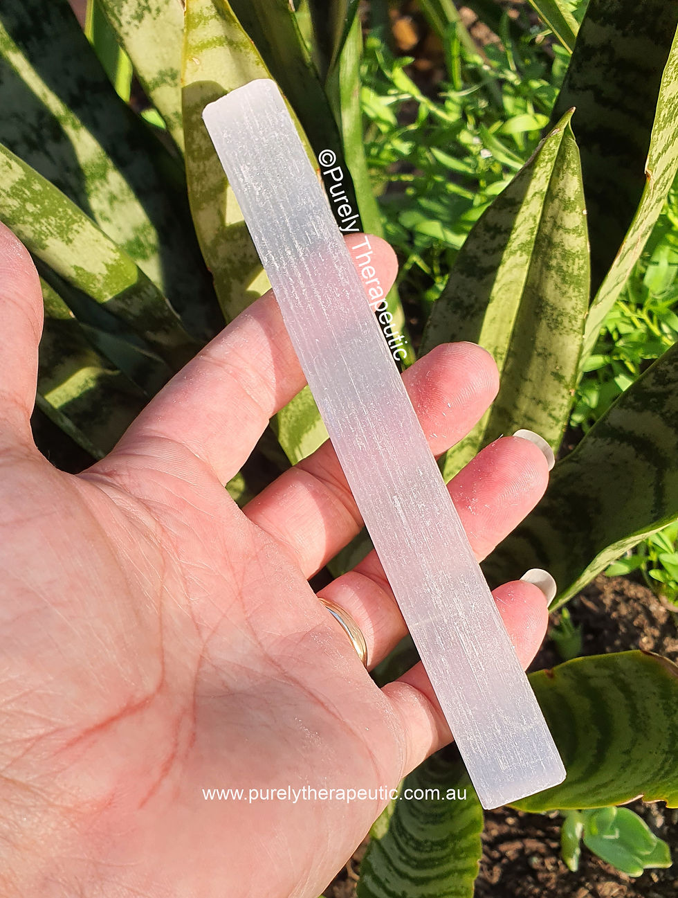 Selenite_Rod_Gemstone