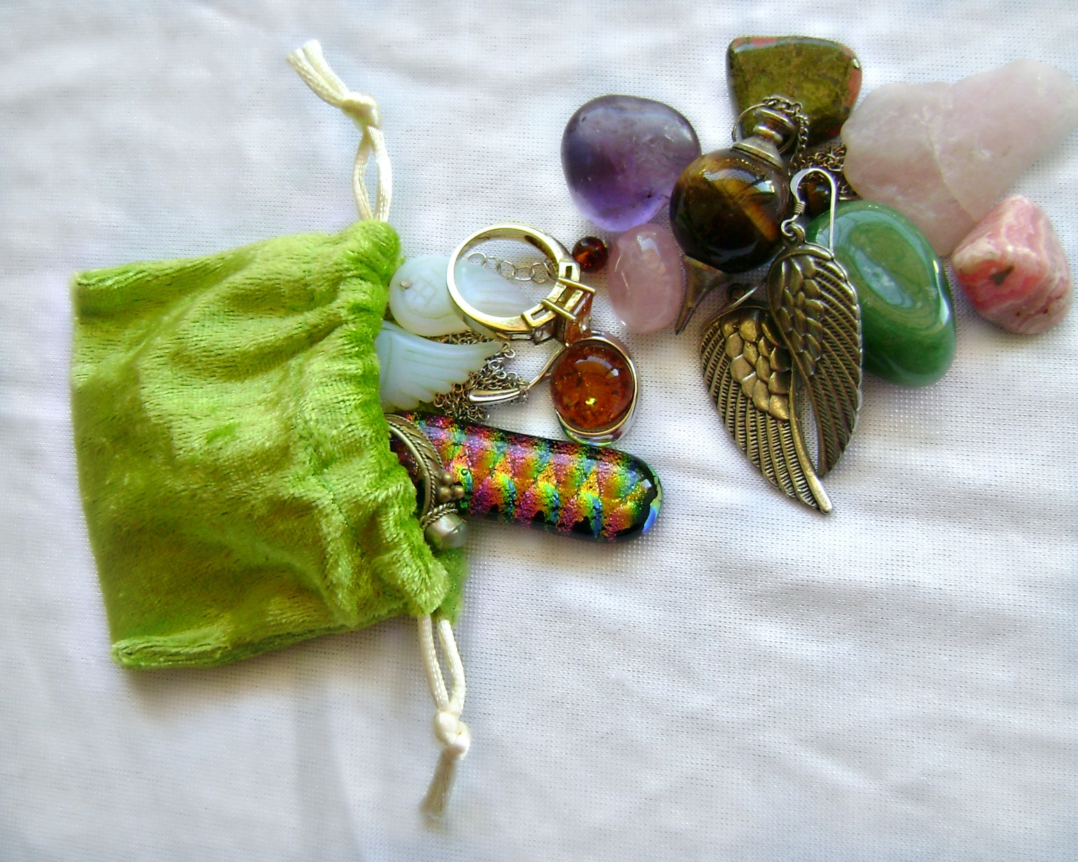 Pouches & Shoulder Bags